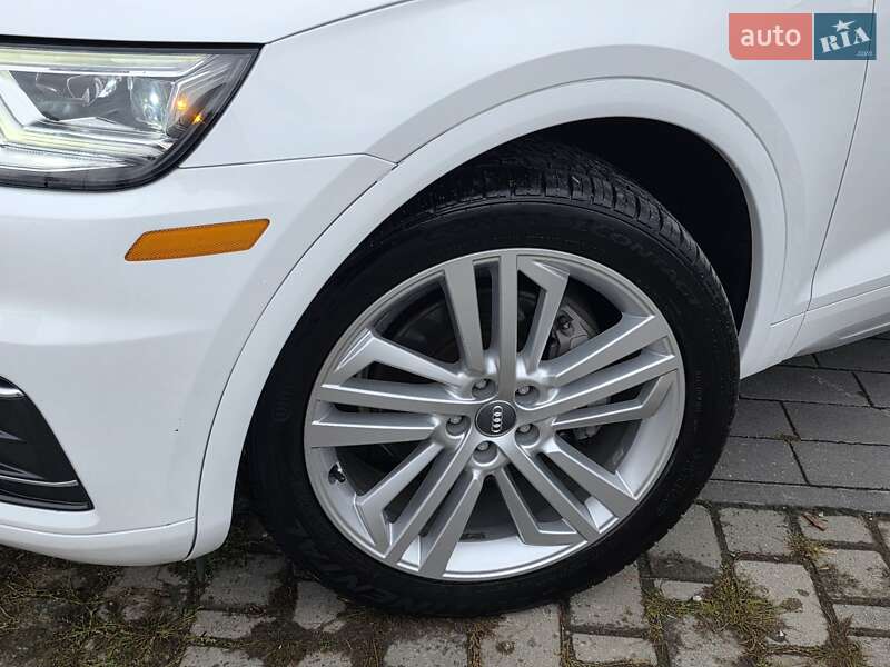 Внедорожник / Кроссовер Audi Q5 2017 в Ивано-Франковске