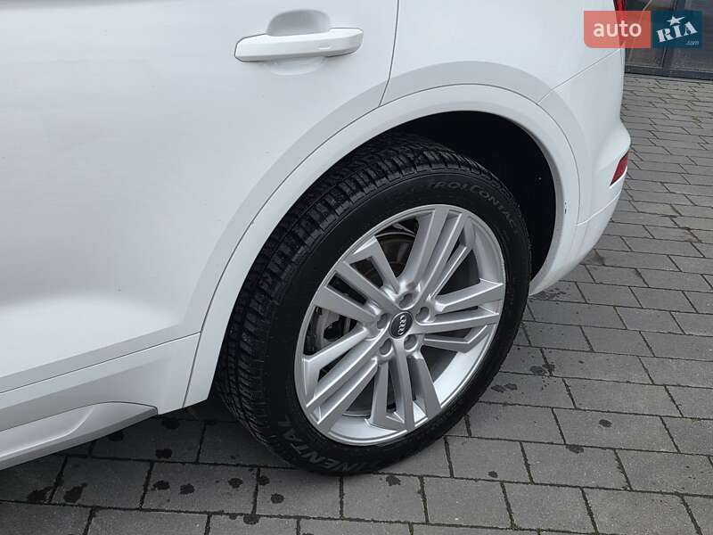 Внедорожник / Кроссовер Audi Q5 2017 в Ивано-Франковске
