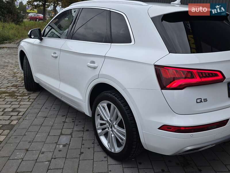 Внедорожник / Кроссовер Audi Q5 2017 в Ивано-Франковске