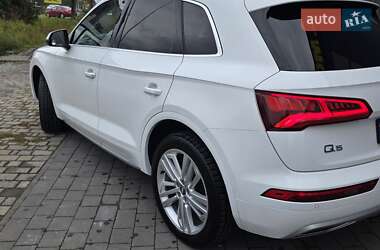 Позашляховик / Кросовер Audi Q5 2017 в 