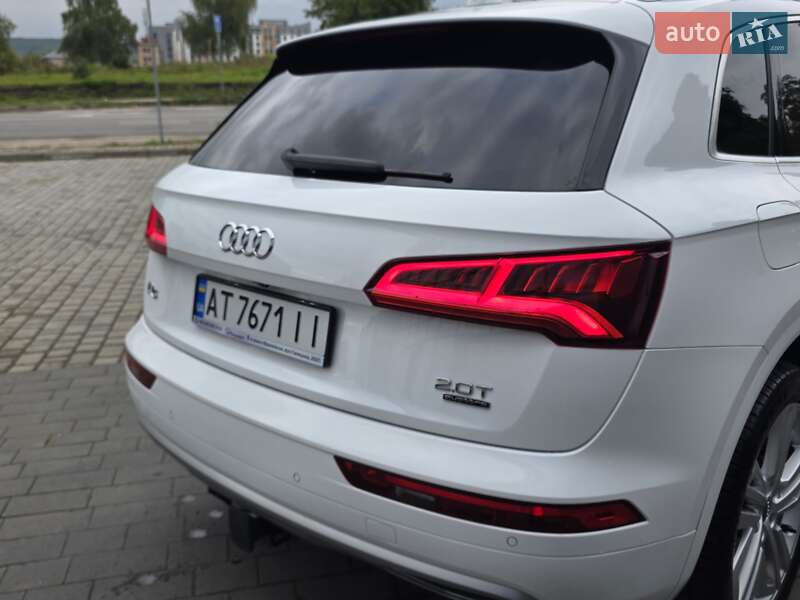 Внедорожник / Кроссовер Audi Q5 2017 в Ивано-Франковске