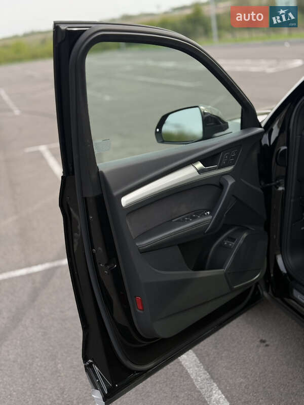 Позашляховик / Кросовер Audi Q5 2020 в Рівному