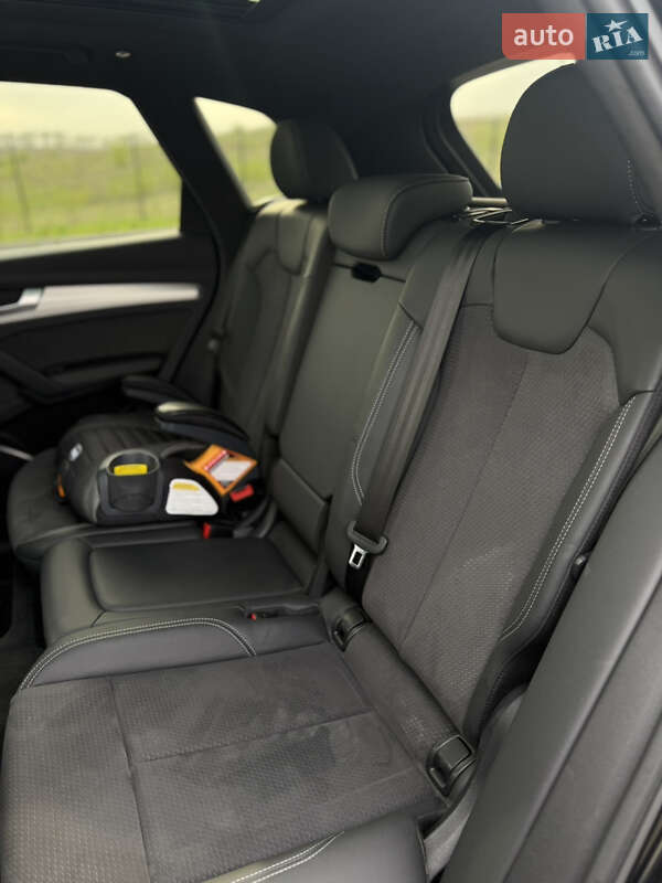 Позашляховик / Кросовер Audi Q5 2020 в Рівному