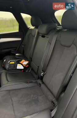Внедорожник / Кроссовер Audi Q5 2020 в 