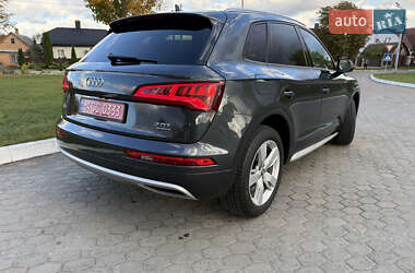 Позашляховик / Кросовер Audi Q5 2018 в 