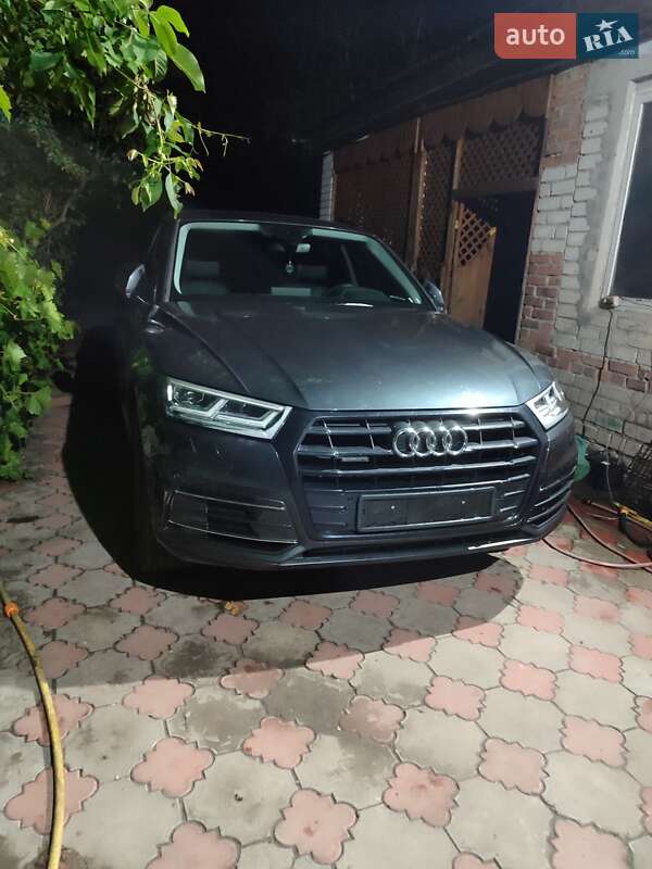 Внедорожник / Кроссовер Audi Q5 2020 в Богуславе