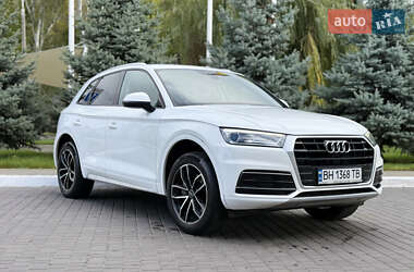 Позашляховик / Кросовер Audi Q5 2017 в 