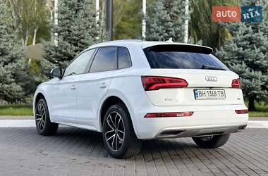 Позашляховик / Кросовер Audi Q5 2017 в 