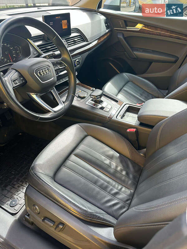 Внедорожник / Кроссовер Audi Q5 2019 в Киеве