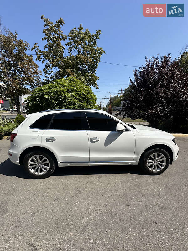 Позашляховик / Кросовер Audi Q5 2016 в Дніпрі