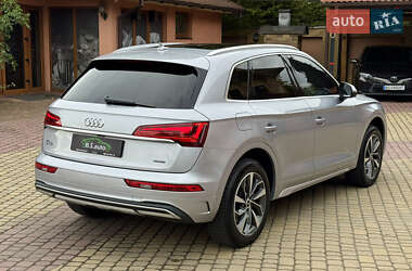 Позашляховик / Кросовер Audi Q5 2021 в 