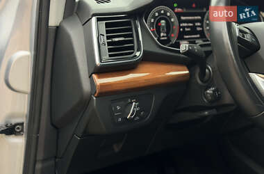 Позашляховик / Кросовер Audi Q5 2021 в 