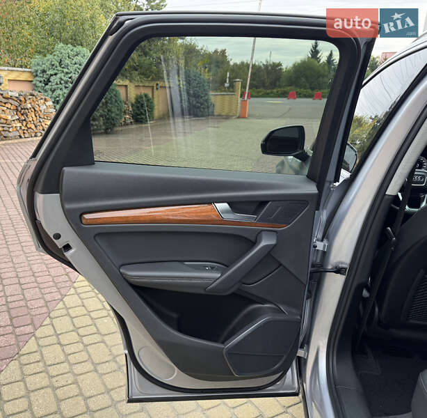 Внедорожник / Кроссовер Audi Q5 2021 в Мукачево
