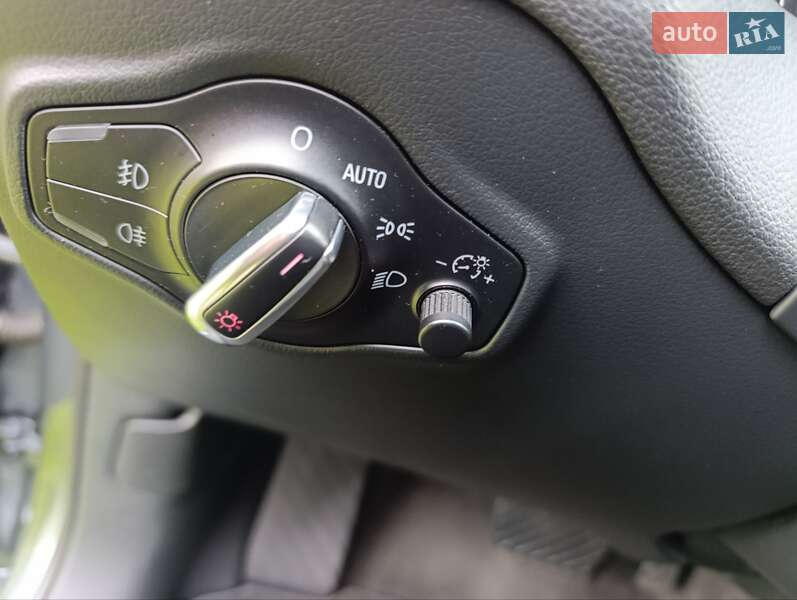 Позашляховик / Кросовер Audi Q5 2012 в Володимирі