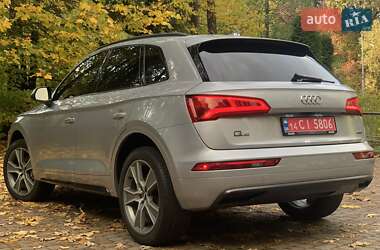 Позашляховик / Кросовер Audi Q5 2018 в 