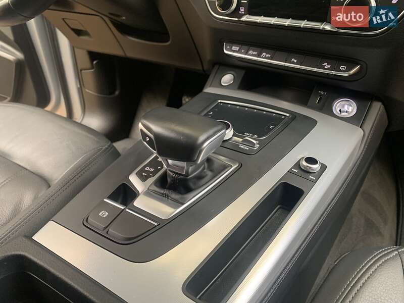 Внедорожник / Кроссовер Audi Q5 2018 в Дрогобыче