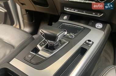 Позашляховик / Кросовер Audi Q5 2018 в 