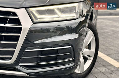 Внедорожник / Кроссовер Audi Q5 2018 в 