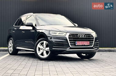 Внедорожник / Кроссовер Audi Q5 2018 в 