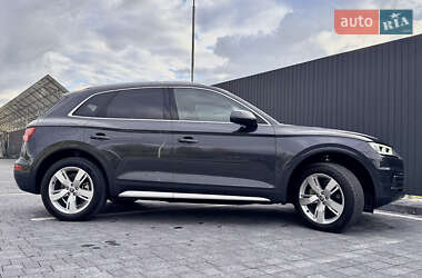 Внедорожник / Кроссовер Audi Q5 2018 в 