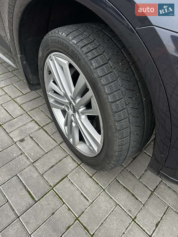 Позашляховик / Кросовер Audi Q5 2017 в Дніпрі