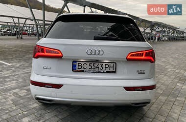 Внедорожник / Кроссовер Audi Q5 2018 в 