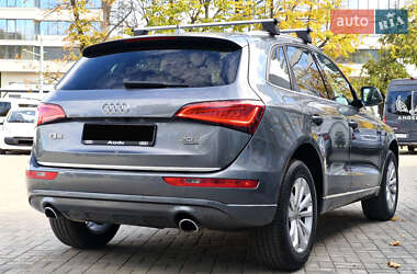 Внедорожник / Кроссовер Audi Q5 2015 в 