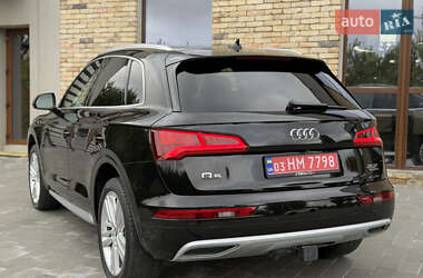 Внедорожник / Кроссовер Audi Q5 2018 в 