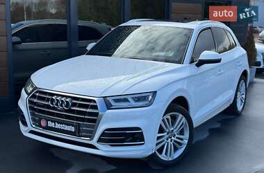 Внедорожник / Кроссовер Audi Q5 2018 в 