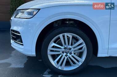 Внедорожник / Кроссовер Audi Q5 2018 в 