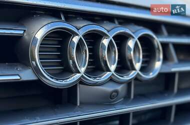Внедорожник / Кроссовер Audi Q5 2018 в 