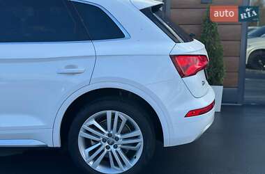 Внедорожник / Кроссовер Audi Q5 2018 в 