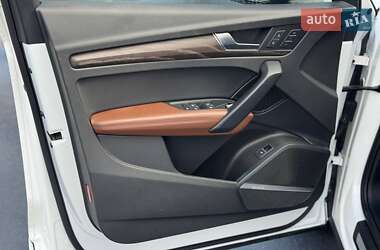 Внедорожник / Кроссовер Audi Q5 2018 в 