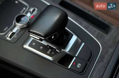 Внедорожник / Кроссовер Audi Q5 2018 в 