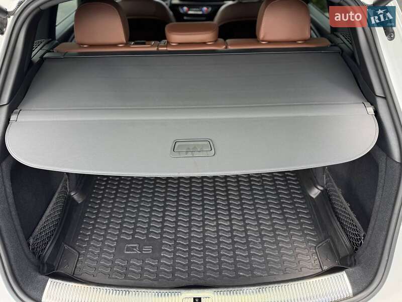 Позашляховик / Кросовер Audi Q5 2018 в Рівному
