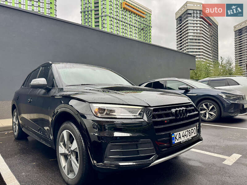Внедорожник / Кроссовер Audi Q5 2020 в Киеве