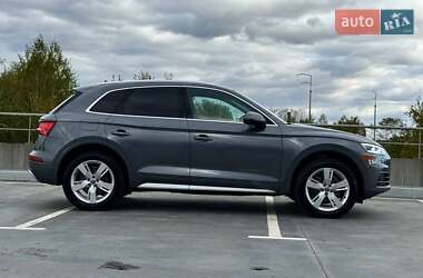 Внедорожник / Кроссовер Audi Q5 2018 в 