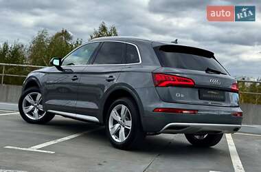 Внедорожник / Кроссовер Audi Q5 2018 в 