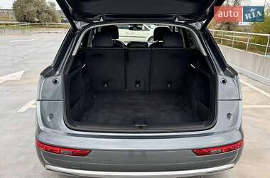 Внедорожник / Кроссовер Audi Q5 2018 в 