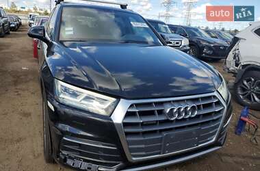 Позашляховик / Кросовер Audi Q5 2017 в 
