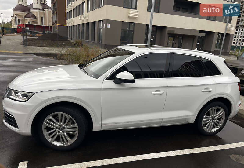 Позашляховик / Кросовер Audi Q5 2017 в Києві фото 10 Позашляховик / Кросовер Audi Q5 2017 в Києві