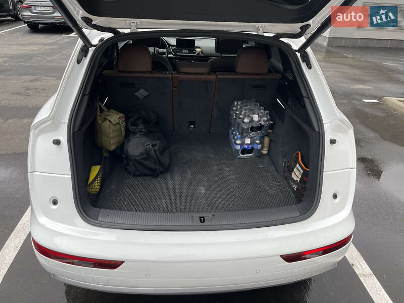 Позашляховик / Кросовер Audi Q5 2017 в Києві фото 21 Позашляховик / Кросовер Audi Q5 2017 в Києві