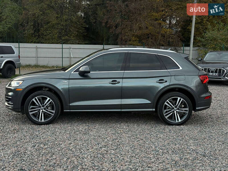 Позашляховик / Кросовер Audi Q5 2020 в Києві