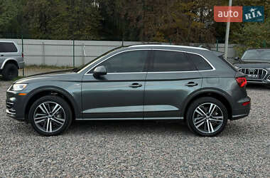 Позашляховик / Кросовер Audi Q5 2020 в 