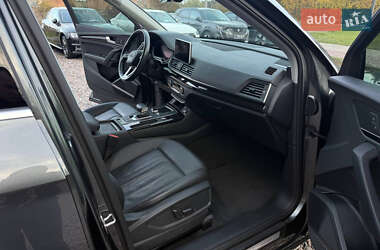 Позашляховик / Кросовер Audi Q5 2020 в 
