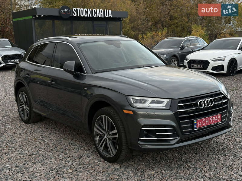 Позашляховик / Кросовер Audi Q5 2020 в Києві