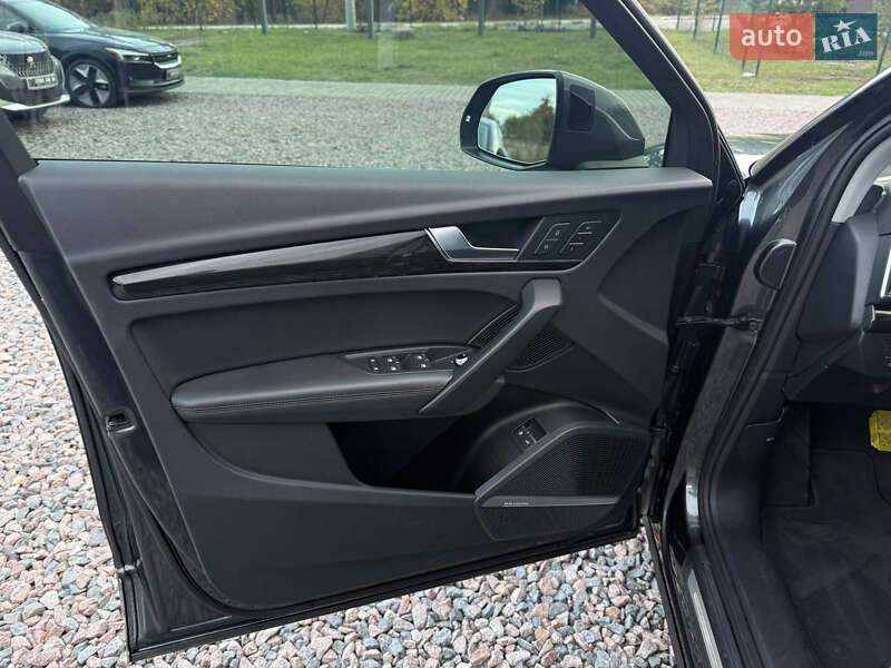 Позашляховик / Кросовер Audi Q5 2020 в Києві