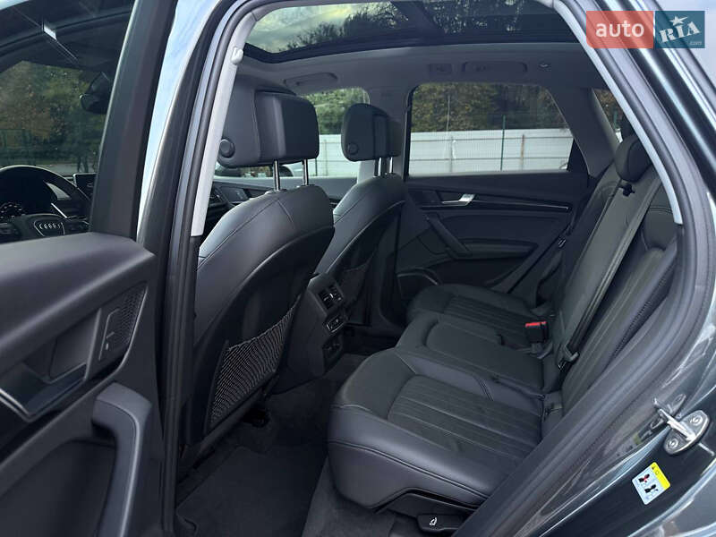 Позашляховик / Кросовер Audi Q5 2020 в Києві