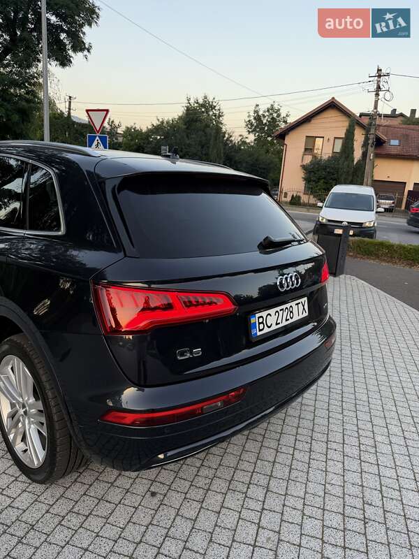 Позашляховик / Кросовер Audi Q5 2020 в Львові