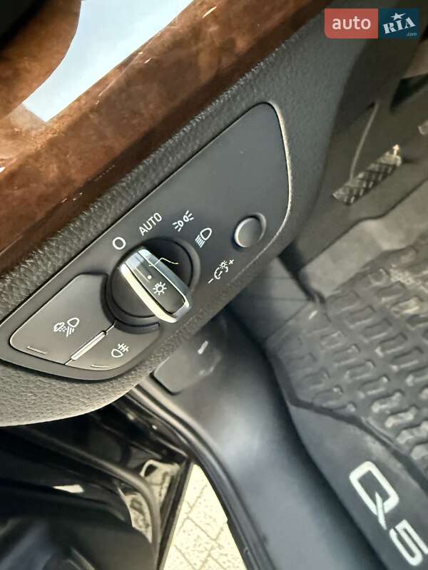 Позашляховик / Кросовер Audi Q5 2020 в Львові
